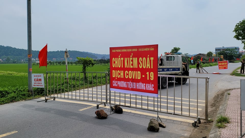 Lực lượng chức năng tỉnh Bắc Ninh lập chốt kiểm soát dịch COVID-19