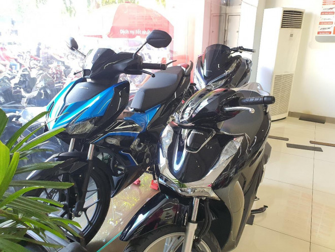 Các phiên bản của Honda Winner đều được giảm sâu. Ảnh: TN