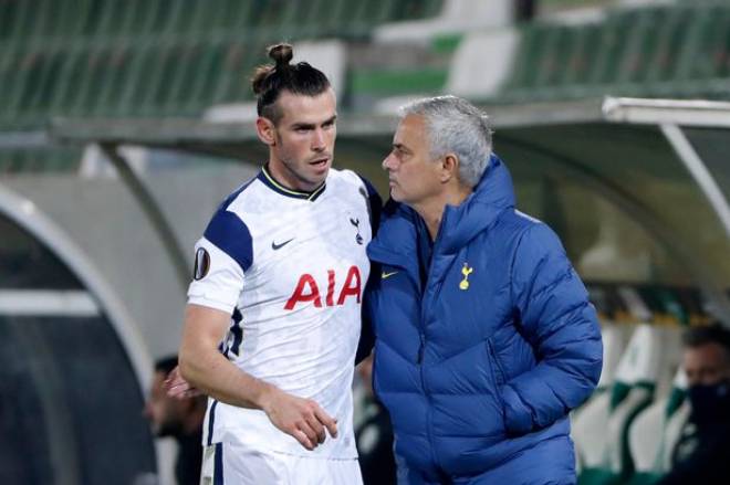 Người đại diện của Bale chỉ trích Mourinho