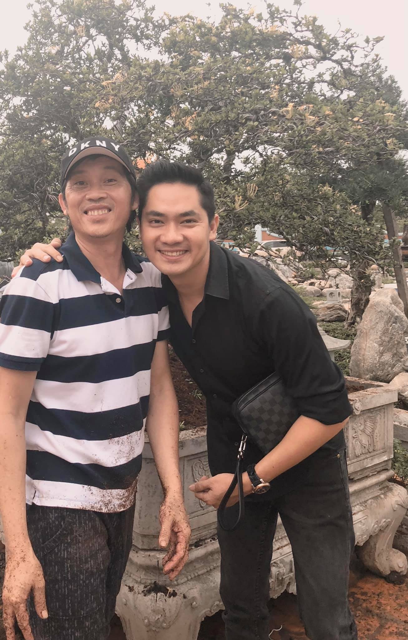 Minh Luân chia sẻ ảnh chụp cùng "bố" Hoài Linh