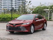 Tin tức ô tô - Giá xe Toyota Camry lăn bánh tháng 5/2021