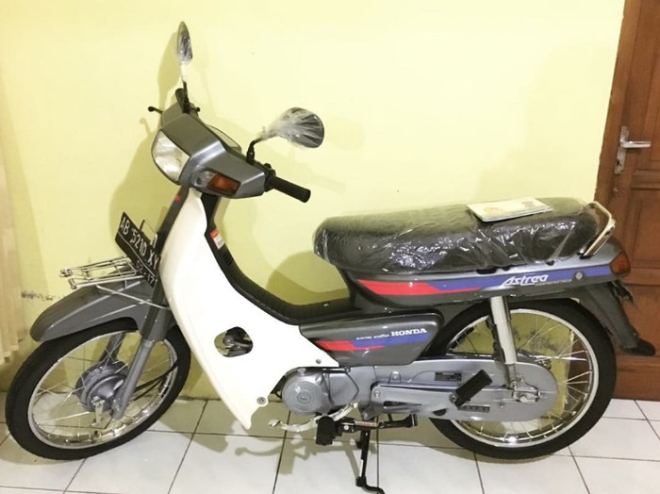 Honda Dream Lùn “thét” giá cao ngất và cảnh báo bất ngờ từ giới chơi xe - 1