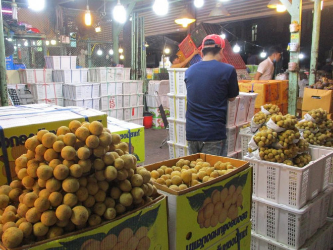 Bòn bon, măng cụt Thái Lan đầu mùa, giá cao