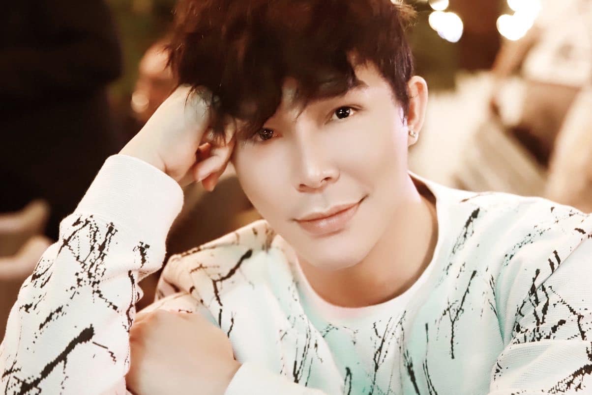 Nathan Lee gây chú ý với dòng status chia sẻ về vụ việc ồn ào của vợ ông Dũng "lò vôi".