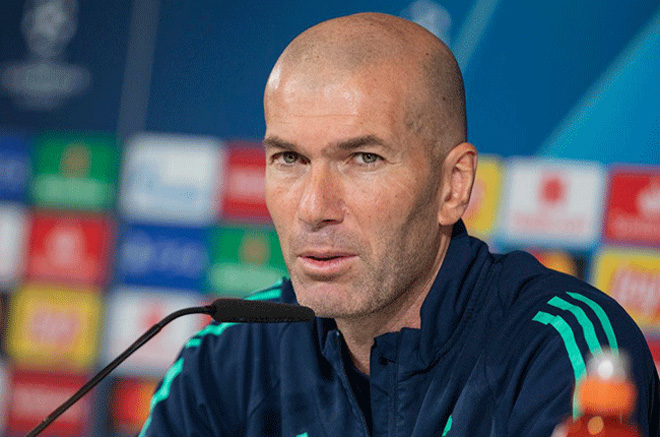 Zidane tỏ ra khá tức giận trong buổi họp báo vì tin đồn