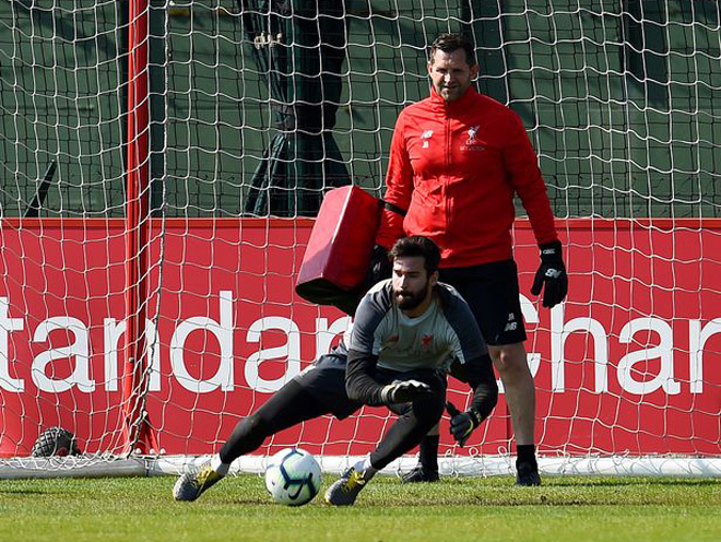 John Achterberg, người đứng sau thành công của Alisson tại Liverpool