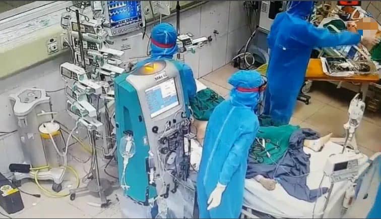 Bắc Ninh có 25 bệnh nhân COVID-19 diễn biến nặng, Bộ Y tế điều chuyên gia của Bệnh viện Bạch Mai - 1