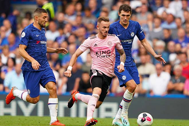 Chelsea (áo xanh) cần đánh bại Leicester bằng mọi giá