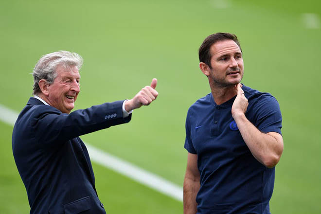 HLV Lampard (phải) có thể thay thế HLV Hodgson ở Crystal Palace