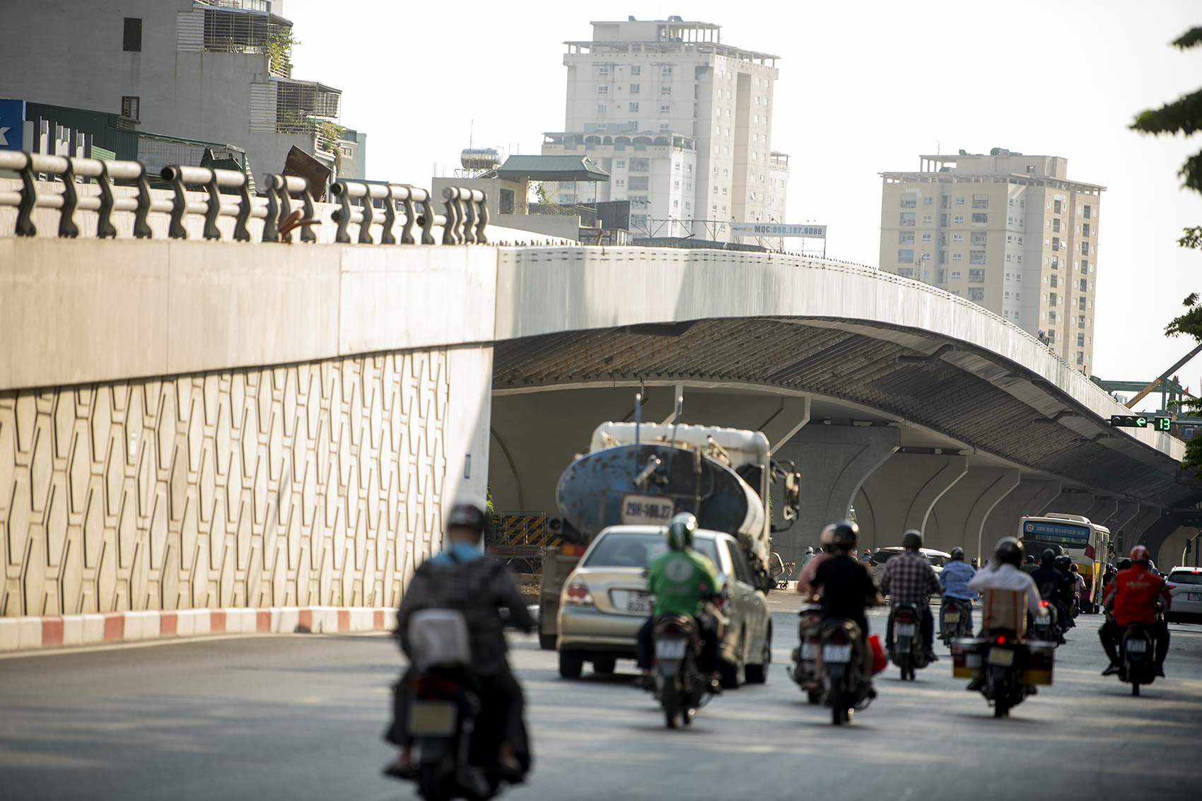 Đây là dự án được kì vọng sẽ là tuyến vành đai giảm ùn tắc giao thông tại khu vực đường Trường Chinh, Đại La, Minh Khai...