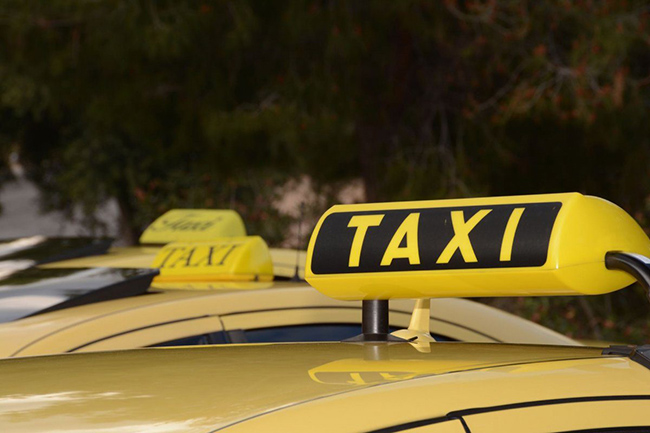 Cẩn thận mỗi khi lên taxi: Nhiều công ty taxi&nbsp;ở Mexico không có giấy phép, dẫn đến việc tài xế không được quản lý và giám sát. Hãy đảm bảo lên chiếc xe taxi có biển báo rõ ràng và phù hợp.&nbsp;