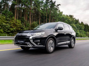 Tin tức ô tô - Giá xe Mitsubishi Outlander lăn bánh tháng 5/2021