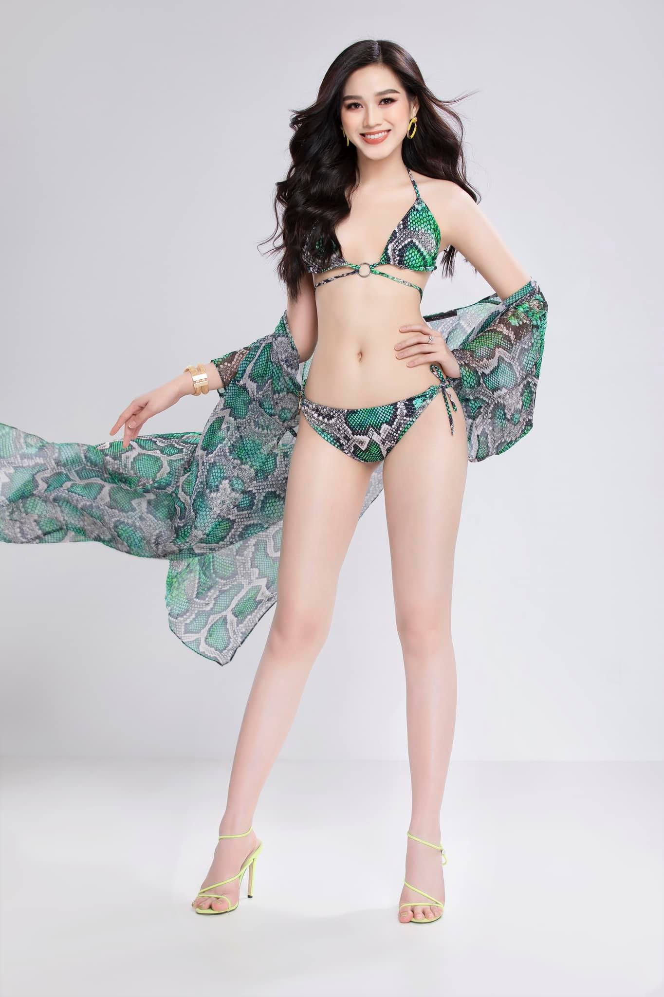 Hoa hậu Đỗ Thị Hà khoe đôi chân dài nuột nà 1m11 trong shoot hình bikini.