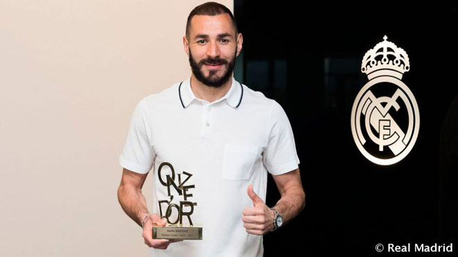 Benzema khoe danh hiệu "Onze d’Or" tôn vinh cầu thủ xuất sắc nhất châu Âu mùa này