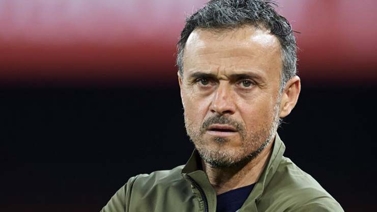 HLV Luis Enrique cho biết ông đã nói trước với Ramos về quyết định của mình