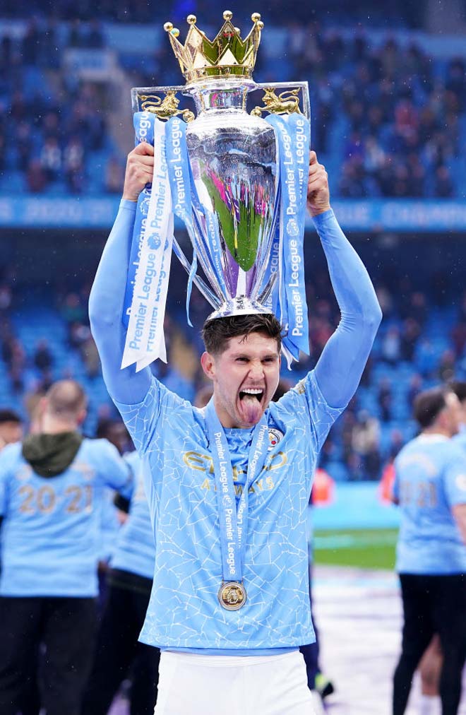 John Stones đã có một mùa giải ấn tượng cùng Man City, anh tìm lại phong độ khi được chơi bên cạnh một Ruben Dias quá xuất sắc, tạo nên bức tường phòng ngự vững vàng cho "Man xanh"