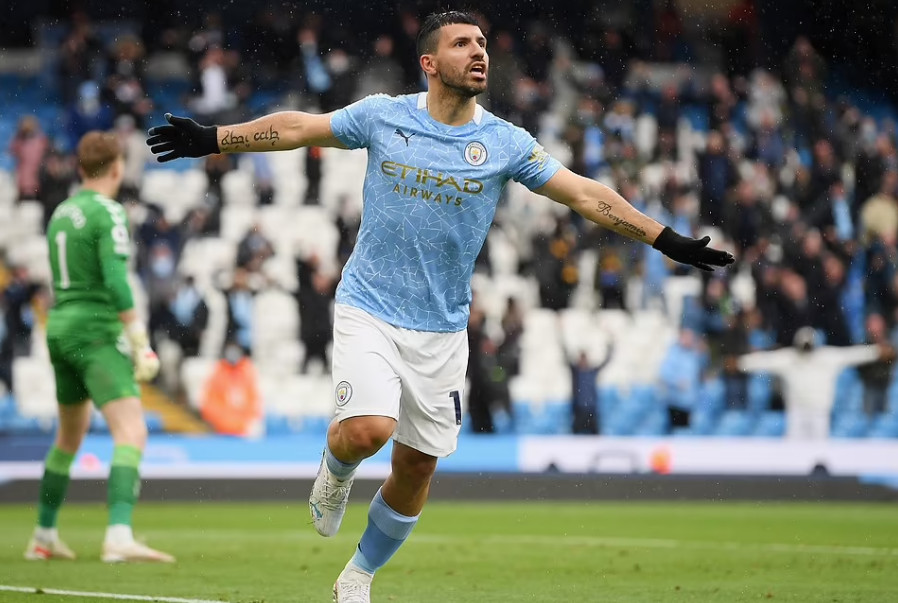 Aguero có trận chia tay Man City vô cùng đáng nhớ