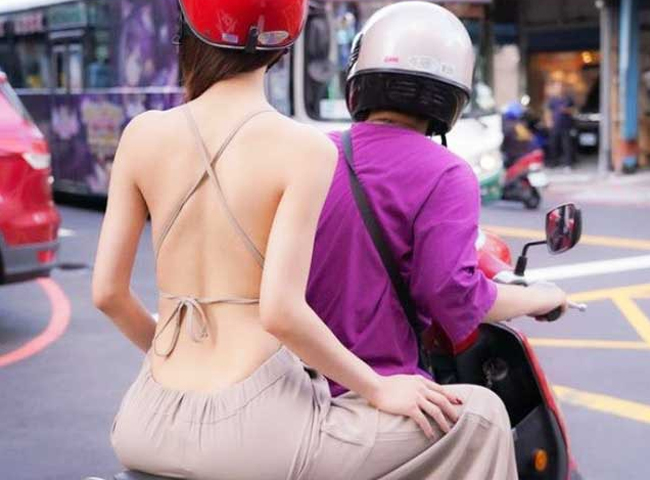 Trang phục màu nude được phái đẹp yêu thích vì vừa tôn dáng lại giúp ăn gian những khuyết điểm cơ thể cực kì hoàn hảo.
