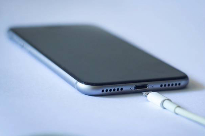 Có một số lý do khiến cáp sạc iPhone kém bền.