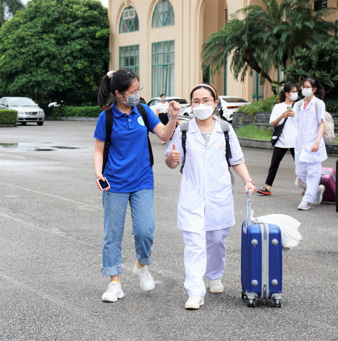 Gần trăm giảng viên, sinh viên Đại học Y dược Hải Phòng lên đường chi viện cho Bắc Giang chống dịch COVID-19 - 9