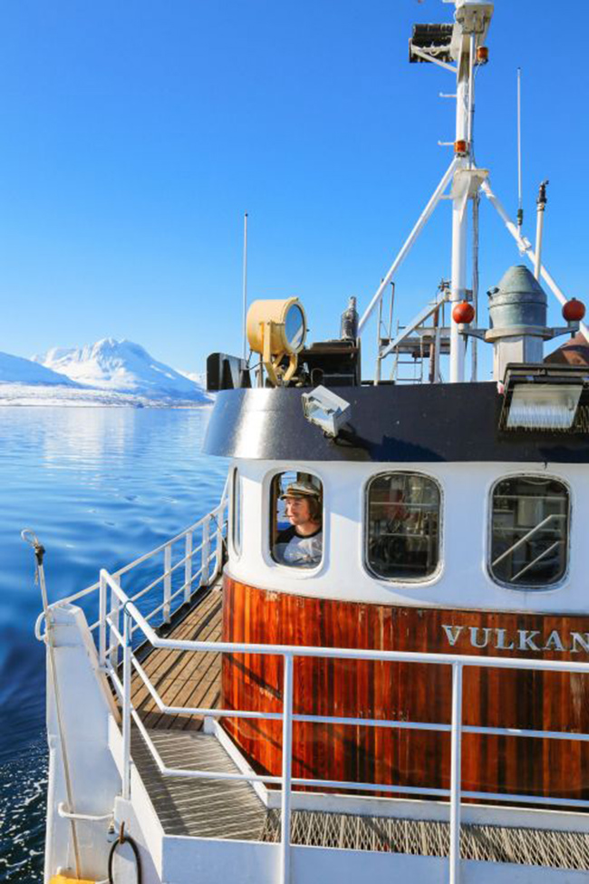 Tromso, Na Uy: Đến thành phố Tromso ở Bắc Cực, du khách sẽ có cơ hội được chiêm ngưỡng những điều rất thú vị. Hãy thử một buổi lênh đênh trên tàu để ngắm Bắc cực quang hoặc xem cá voi.
