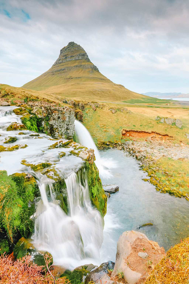 Grundarfjörður, Iceland: Toàn bộ khu vực xung quanh Grundarfjörður thật sự đẹp. Hãy nhớ ghé thăm núi Kirkjufell trong một chuyến đi bộ đường dài quanh khu vực.&nbsp;
