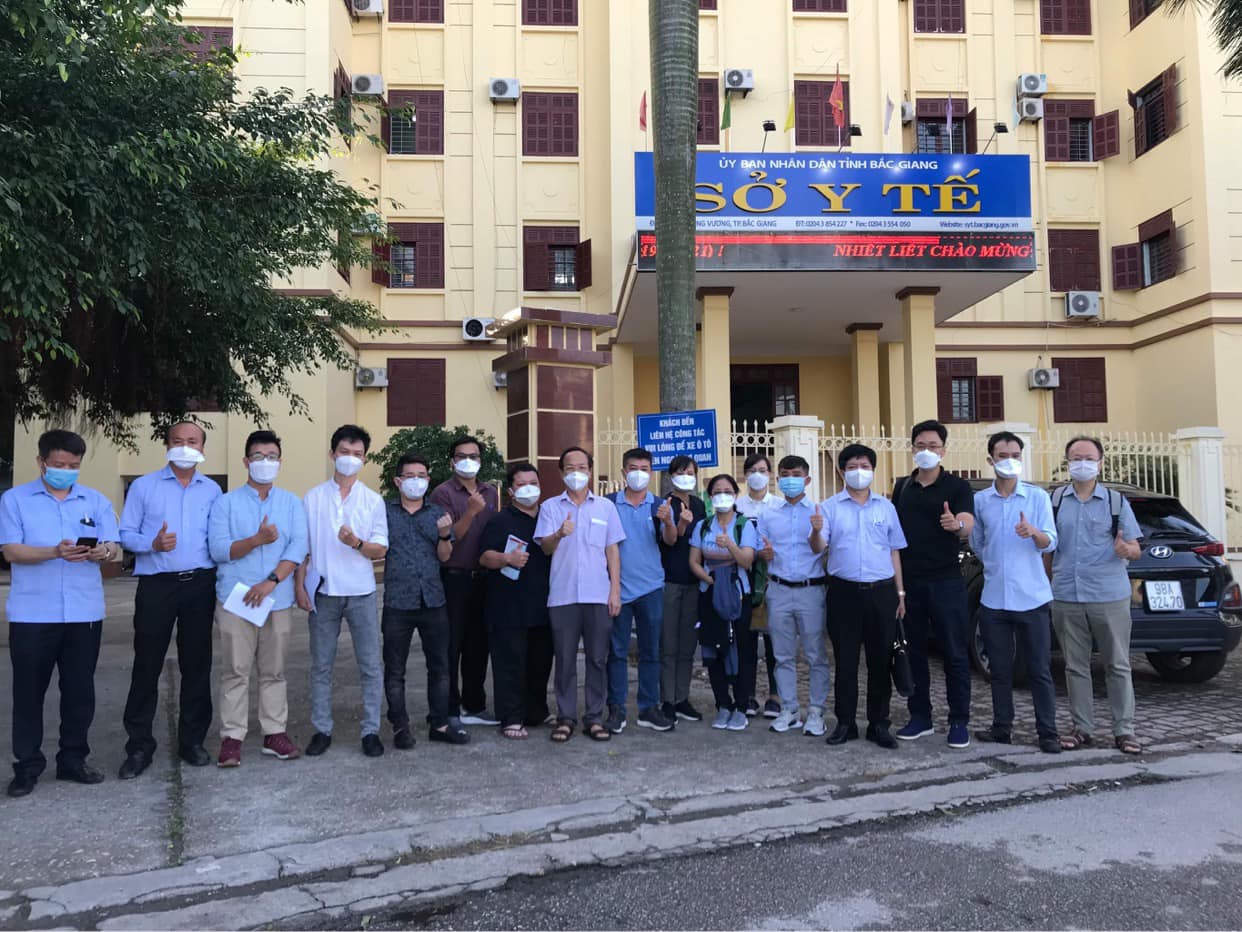Đội phản ứng nhanh Bệnh viện Chợ Rẫy do BS CKII Trần Thanh Linh – Phó khoa HSCC làm Trường đoàn đã có mặt tại Bắc Giang.