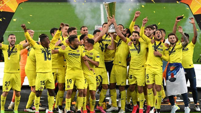 Villarreal đăng quang chức vô địch Europa League bất ngờ nhưng xứng đáng trên đất Ba Lan