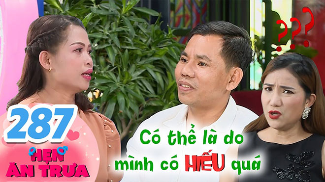 “Em trải qua ba mối tình và có một lần đổ vỡ hôn nhân. Hôn nhân đó là mối tình đầu kéo dài được 3 năm chia tay do hai bên không hợp nhau và có thể do em có hiếu quá nên người ta không chấp nhận. Lúc đó mẹ bệnh em về chăm thì người đó nói “Tại sao lại bỏ nhà đi?”. Em chăm mẹ một thời gian rồi về khoảng 2 tháng thì chia tay, do chồng một phần và do tác động của gia đình chồng.