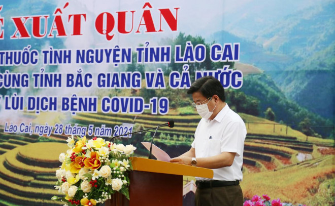 Giám đốc Sở Y tế Hoàng Quốc Hương phát biểu tại Lễ xuất quân. Ảnh: V.H