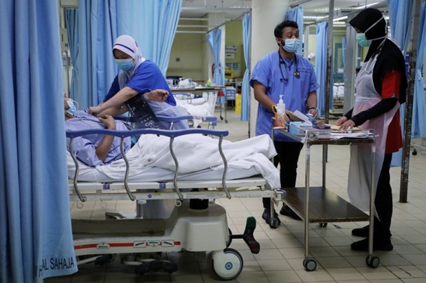 Hệ thống y tế Malaysia có nguy cơ quá tải vì số ca nhiễm tăng mạnh.