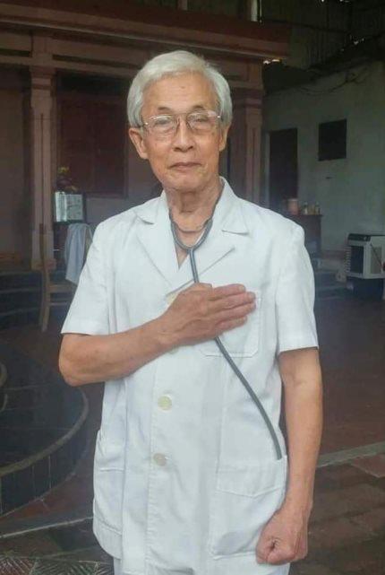 Bác sĩ Trang tuy đã 78 tuổi vẫn xung phong đi tuyến đầu chống dịch.