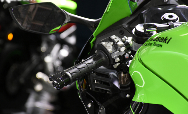 Siêu mô tô 2021 Kawasaki Ninja ZX-10R/RR đổ bộ thị trường đông dân nhất thế giới - 9