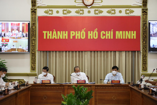 Phó Thủ tướng Thường trực Trương Hòa Bình tham dự cuộc họp với TP HCM về công tác phòng chống dịch Covid-19. (Ảnh: Trung tâm Báo chí TP HCM)