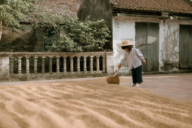 Bộ ảnh Em bé Thái Bình gợi nhớ kỷ niệm tuổi thơ gây &#34;bão mạng&#34; - 4