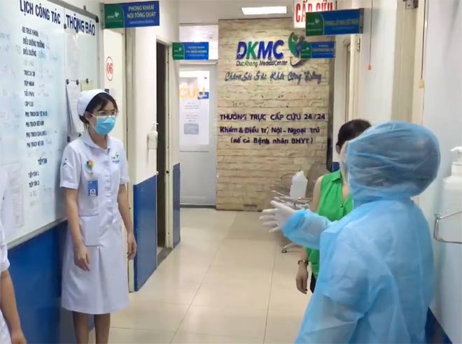 Lực lượng y tế xử lý dịch tễ tại Bệnh viện Đức Khang (quận 5)