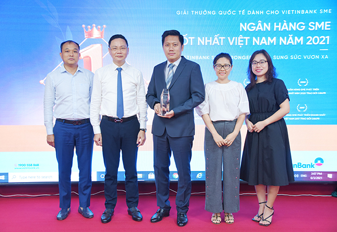 VietinBank vinh dự được trao Giải Ngân hàng SME tốt nhất Việt Nam năm 2021