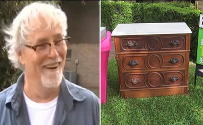 Emil Knodell - một người đàn ông may mắn khác đến từ Texas (Mỹ) cũng đã tìm thấy cả một "kho báu" trị giá hơn 300 triệu đồng trong ngăn kéo chiếc tủ gỗ cũ mà ông vừa mua.
