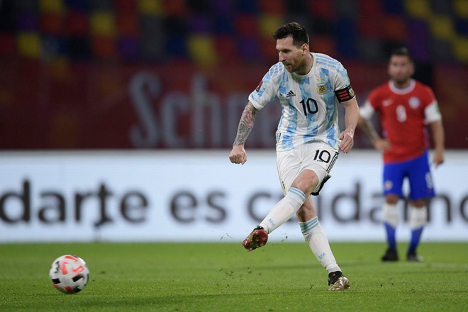 Messi ghi bàn từ chấm đá phạt đền và áp sát kỷ lục của "Vua bóng đá" Pele