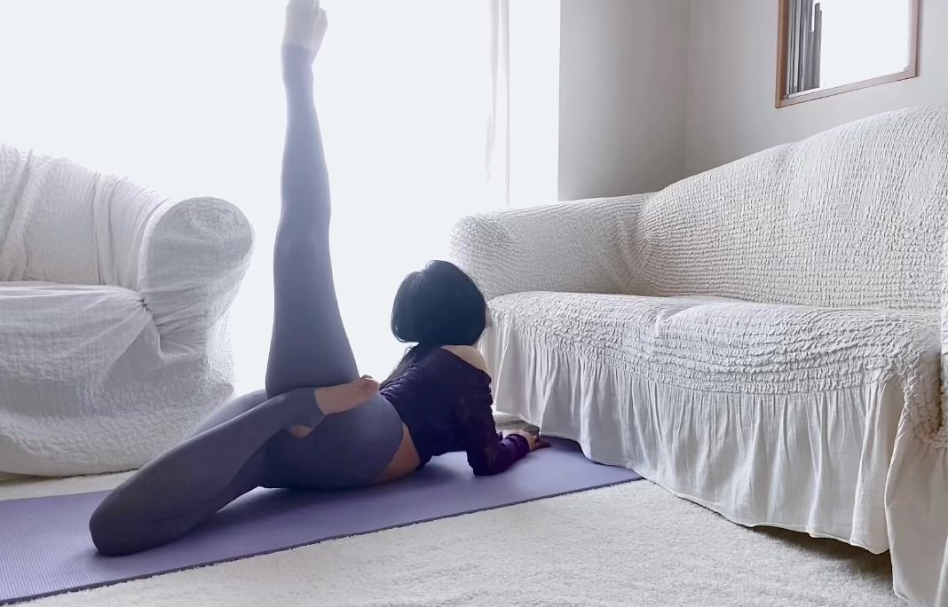 Shuu Vayu là người đẹp Nhật Bản nhận được sự quan tâm với những video tập yoga.