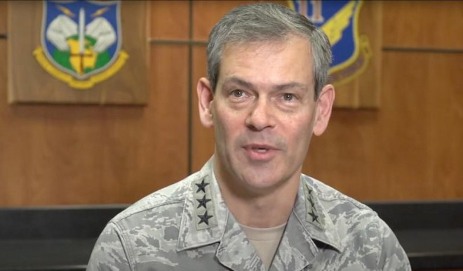 Tướng Kenneth Wilsbach - tư lệnh không quân Mỹ ở Thái Bình Dương. Ảnh: SCMP/YOUTUBE