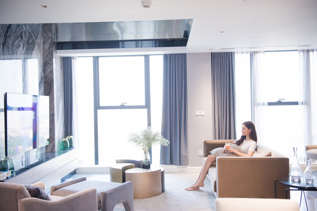 Nàng hậu tậu penthouse tiền tỉ ở tuổi 21, &#34;nữ hoàng nội y&#34; chốt đơn biệt thự siêu to - 2