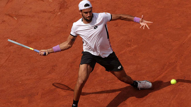 Tay vợt người Italia Matteo Berrettini may mắn né được Federer và đã có lần thứ 2 vào tứ kết các giải Grand Slam sau khi từng vào đến bán kết US Open 2019