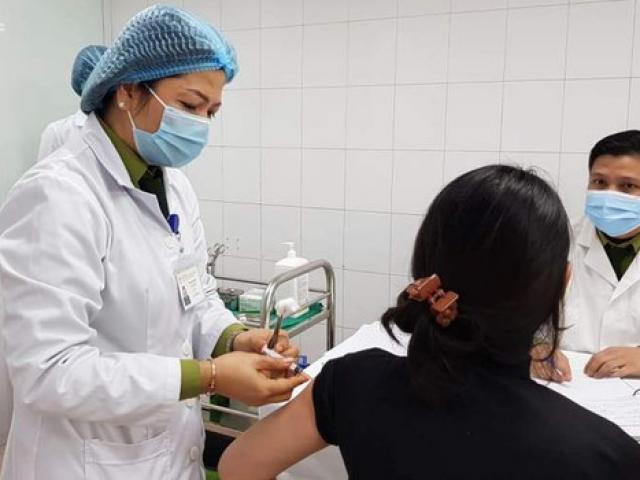 Tiêm thử vắc-xin của Việt Nam.
