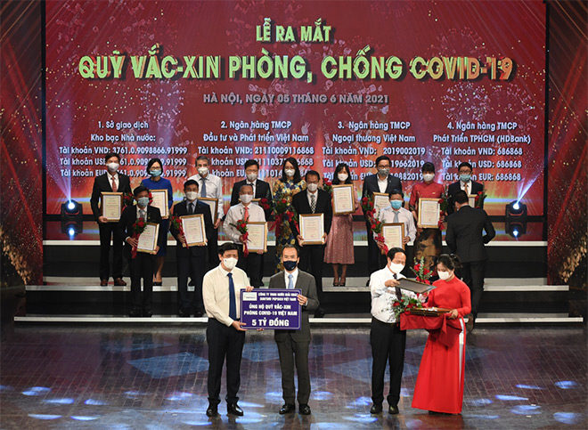 Đại diện Suntory PepsiCo Việt Nam tại buổi lễ ra mắt “Quỹ vắc-xin phòng, chống Covid-19 Việt Nam vừa qua.