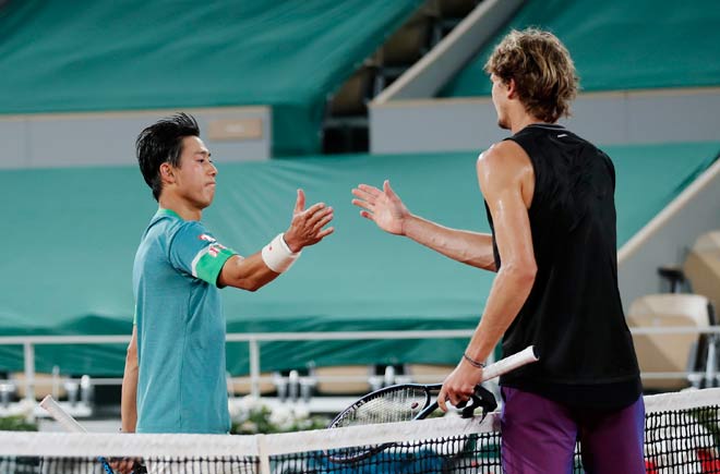 Kei Nishikori thua tâm phục khẩu phục trước Alexander Zverev