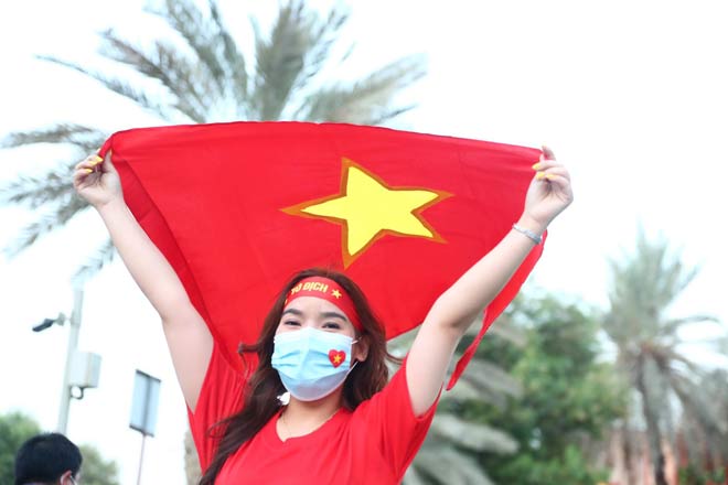 ĐT Việt Nam săn vé World Cup: Fan ở UAE háo hức tiếp lửa thầy trò ông Park - 3