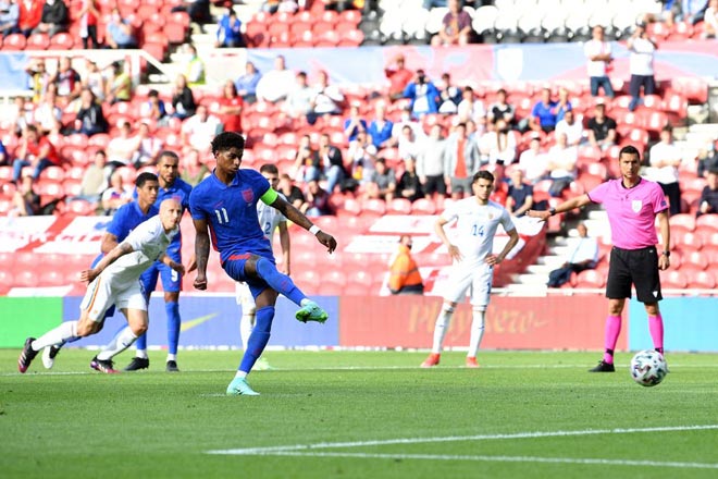 Rashford sút phạt đền giúp ĐT Anh thắng nhọc nhằn ĐT Romania 1-0 ở sân nhà Riverside