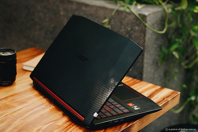 FPT Shop mạnh tay giảm đến 3 triệu đồng cho nhiều laptop gaming. Khi chọn mua online, FPT Shop sẽ giao hàng và cài đặt tận nhà miễn phí dù bạn ở nơi đâu.