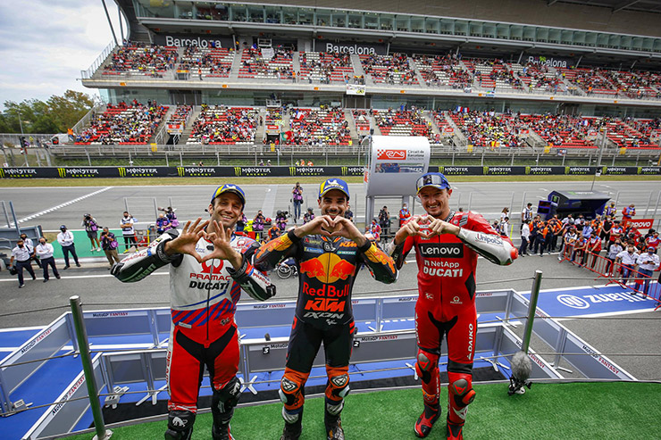 Podium chặng đua tại Barcelona (lần lượt từ trái sang phải): Zarco, Oliveira và Miller